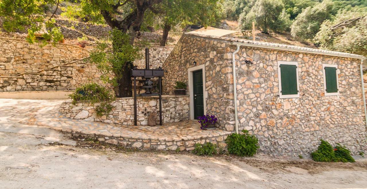 Castelli Olive Press Guest House Acharavi  Exterior photo