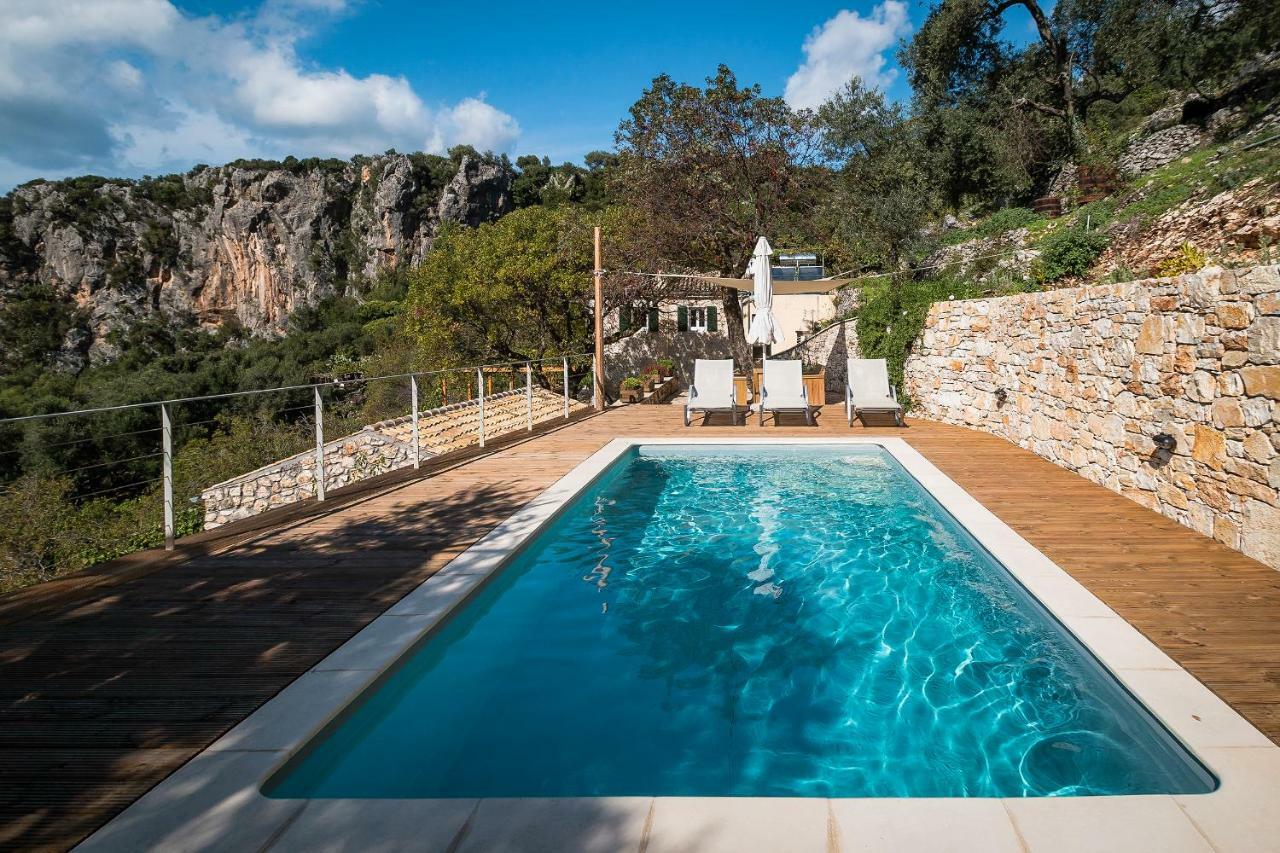 Castelli Olive Press Guest House Acharavi  Exterior photo