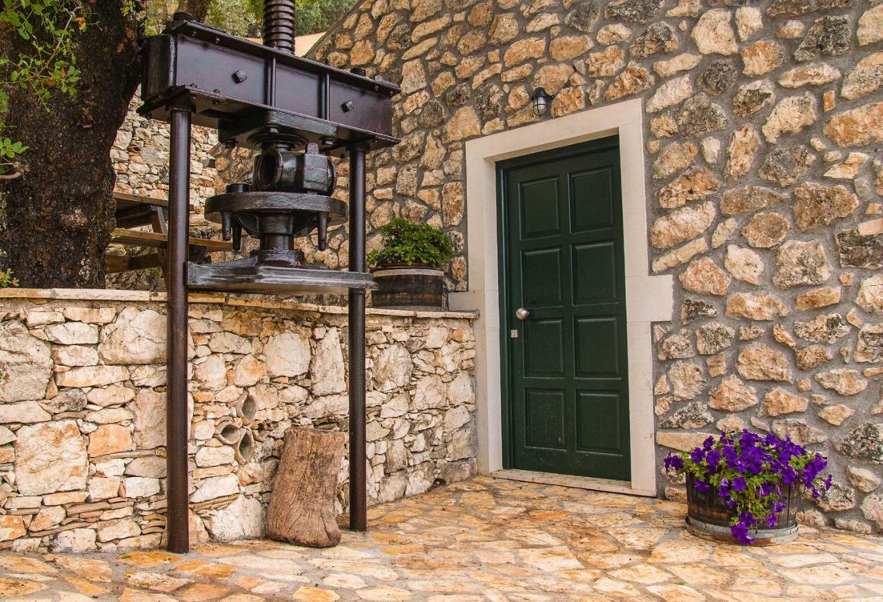 Castelli Olive Press Guest House Acharavi  Exterior photo