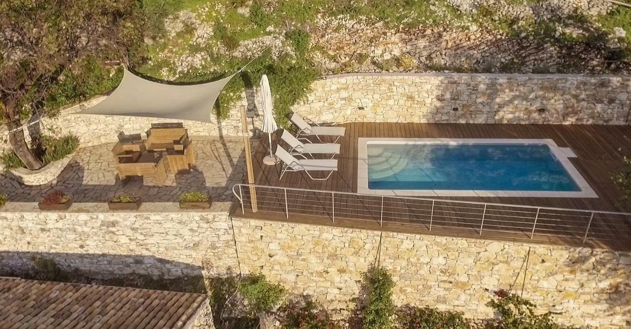 Castelli Olive Press Guest House Acharavi  Exterior photo